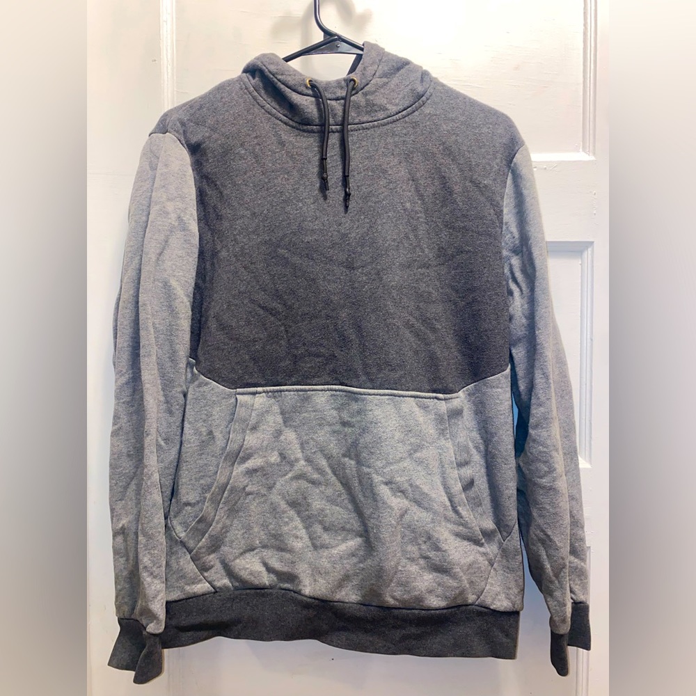 Size small men’s hoodie